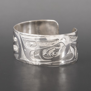 Lovebirds Bracelet
Corrine Hunt
Kwakwaka'wakw/Tlingit
Silver
$600
