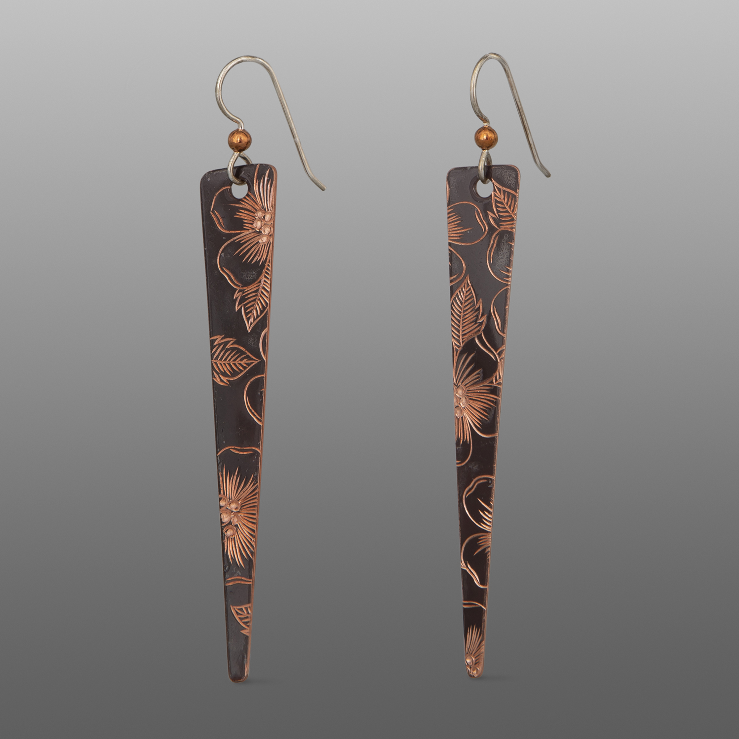Copper Wildrose Dagger Earrings
Jennifer Younger
Tlingit
Copper
2½" x ¼"
$280
