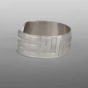 Heiltsuk Weave Bracelet
Dean Hunt
Heiltsuk
Silver
6" x ¾”
800
