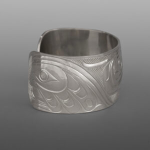 Human in Heron Form Bracelet
Dean Hunt
Hieltsuk
Silver
6¼” x 1¼”
$1150
