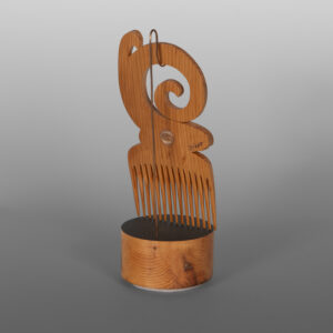Salamander Comb
Dean Hunt
Hielstuk
Yew wood, copper
6" x 3" x ½” (with base 8" x 3" x 3")
1,800