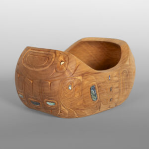 Baby Raven Bowl
Drew Yliniemi
Tsimshian
Alder, abalone
13½" x 5½" x 7½"
1,800