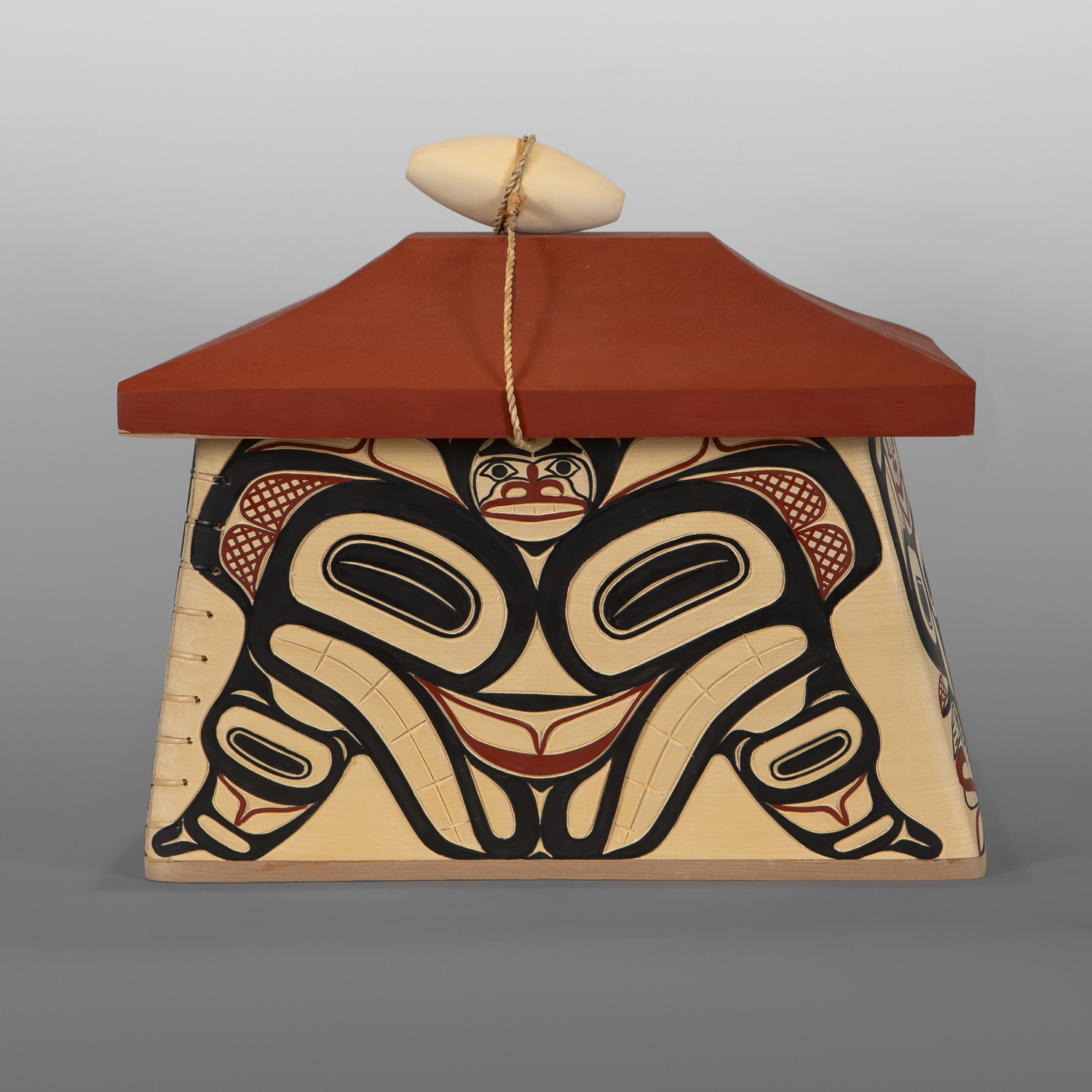 Killerwhale Canoe Box
David Boxley
Tsimshian
14" x 10½" x 11"
$7,400