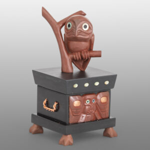 Great Northern Owl Box
Gary Olver
Woodland Cree
Argillite, catlinite, abalone, copper
3½” x 1¾” x 1¾"
6500