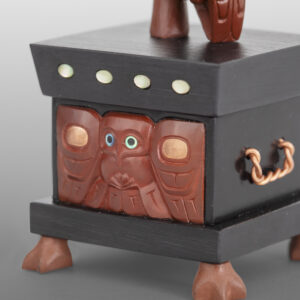 Great Northern Owl Box
Gary Olver
Woodland Cree
Argillite, catlinite, abalone, copper
3½” x 1¾” x 1¾"
6500