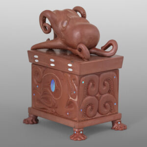 Giant Pacific Octopus Box
Gary Olver
Woodland Cree
Catlinite, abalone
4" x 3” x 2¼”
8800