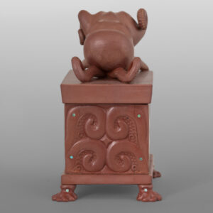 Giant Pacific Octopus Box
Gary Olver
Woodland Cree
Catlinite, abalone
4" x 3” x 2¼”
8800