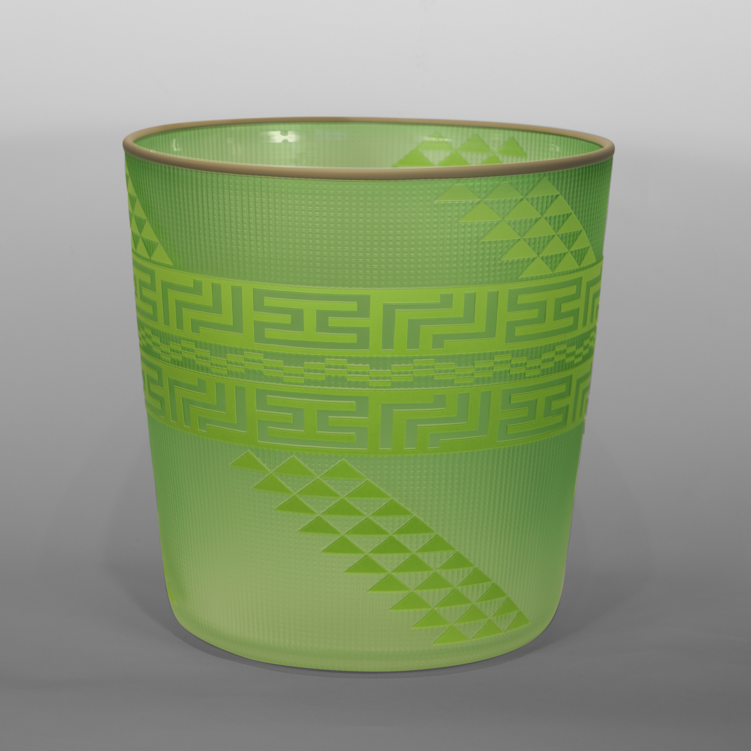 Fern & Grey Basket
Preston Singletary
Tlingit
Blown & sand-carved glass
13¼" x 12¾" dia.
16,800
B25-58