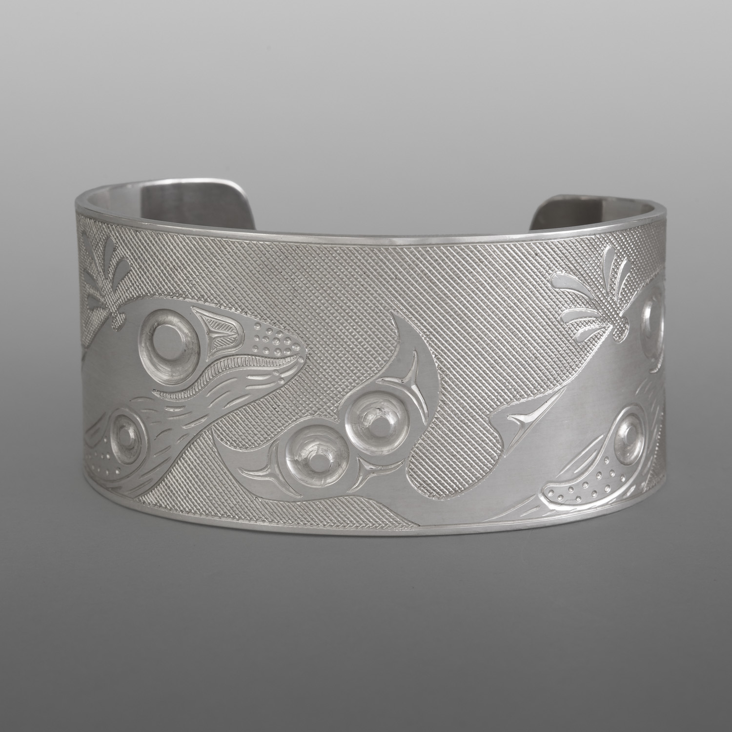 Humpback Whales Bracelet
Allen Thompson
Salteaux
Silver
6" x 1¼”
1,500