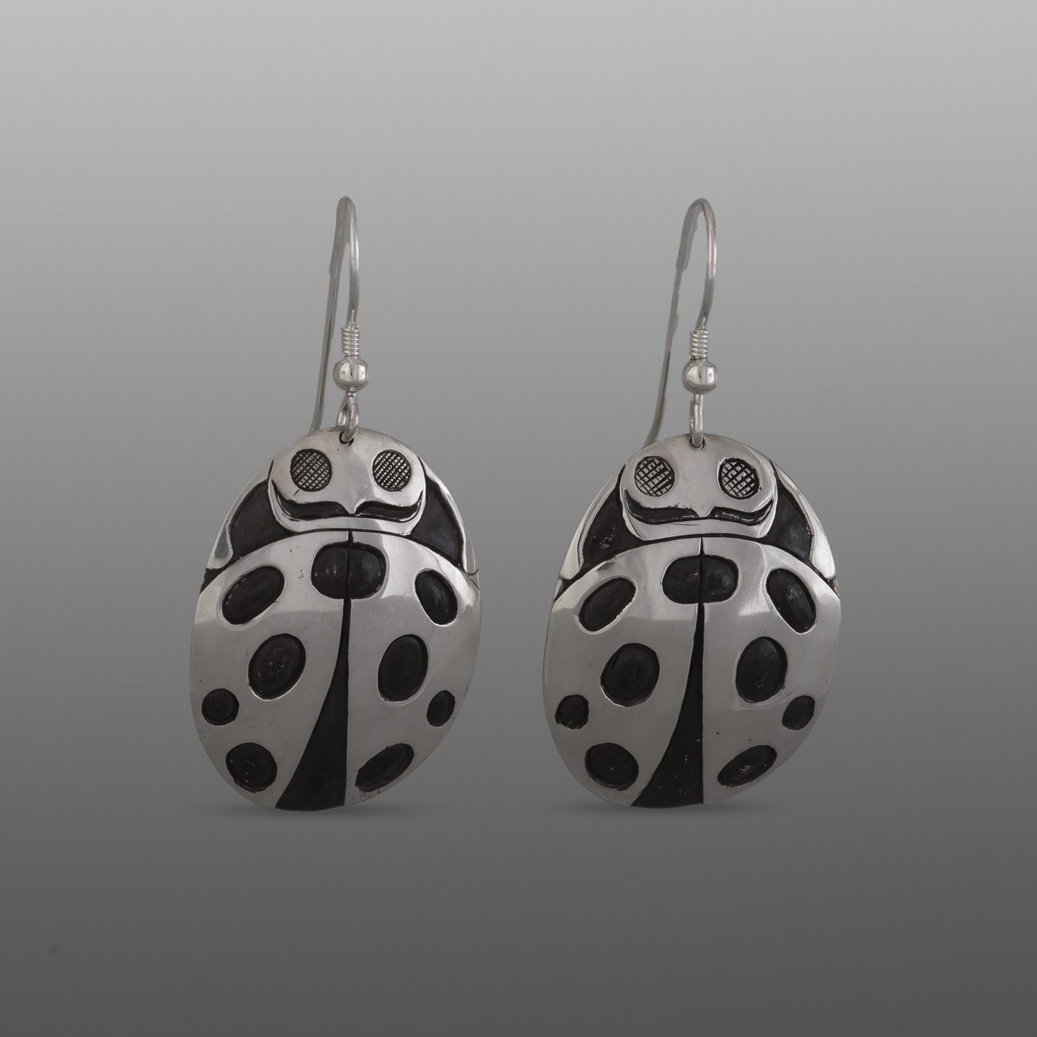 Ladybug Earrings
Corey Moraes
Tsimshian
Silver
1⅛" x ⅞"
650