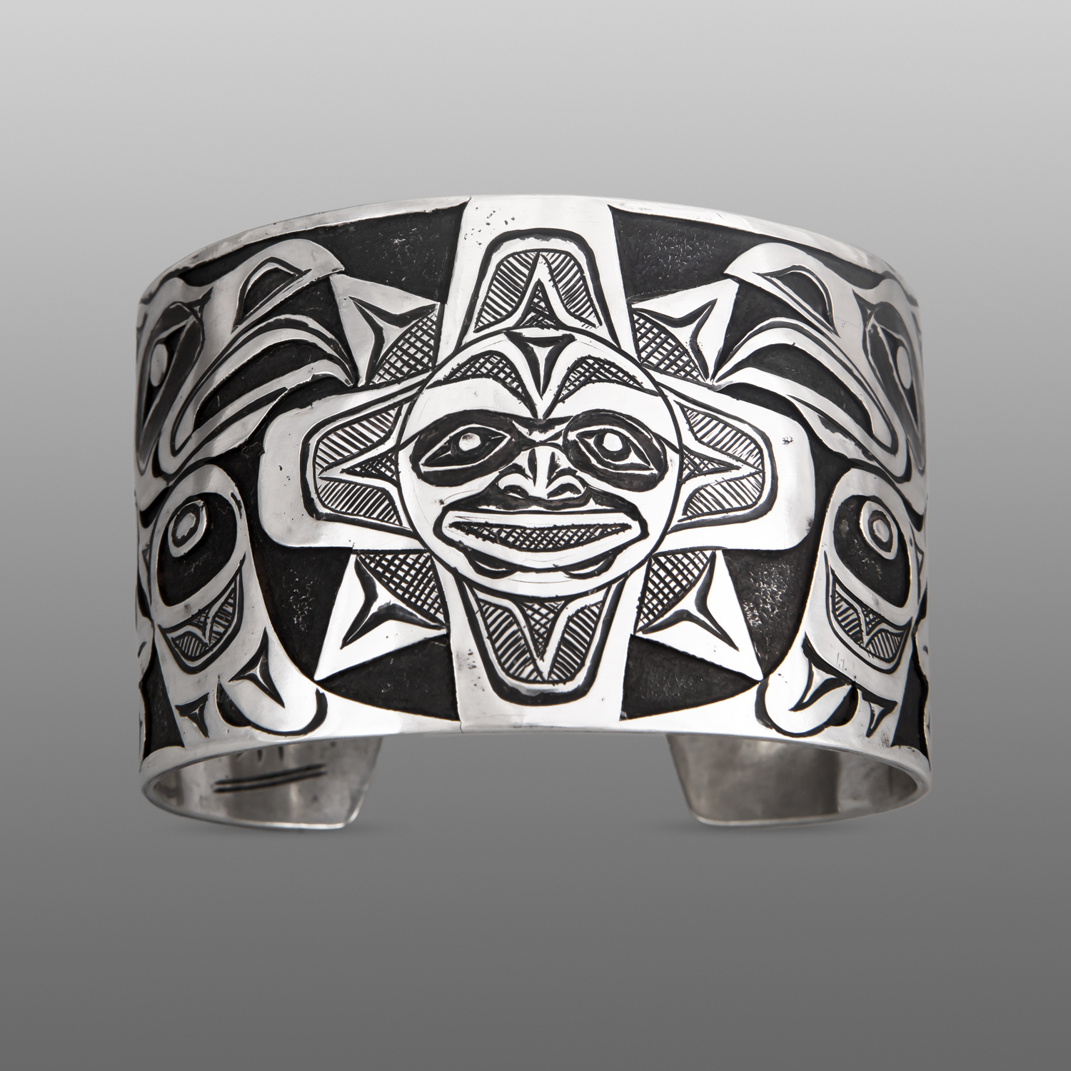 Ravens and the Sun Bracelet
Kelvin Thompson
Salteaux
Silver
6¼" x 1¾"
$2,800