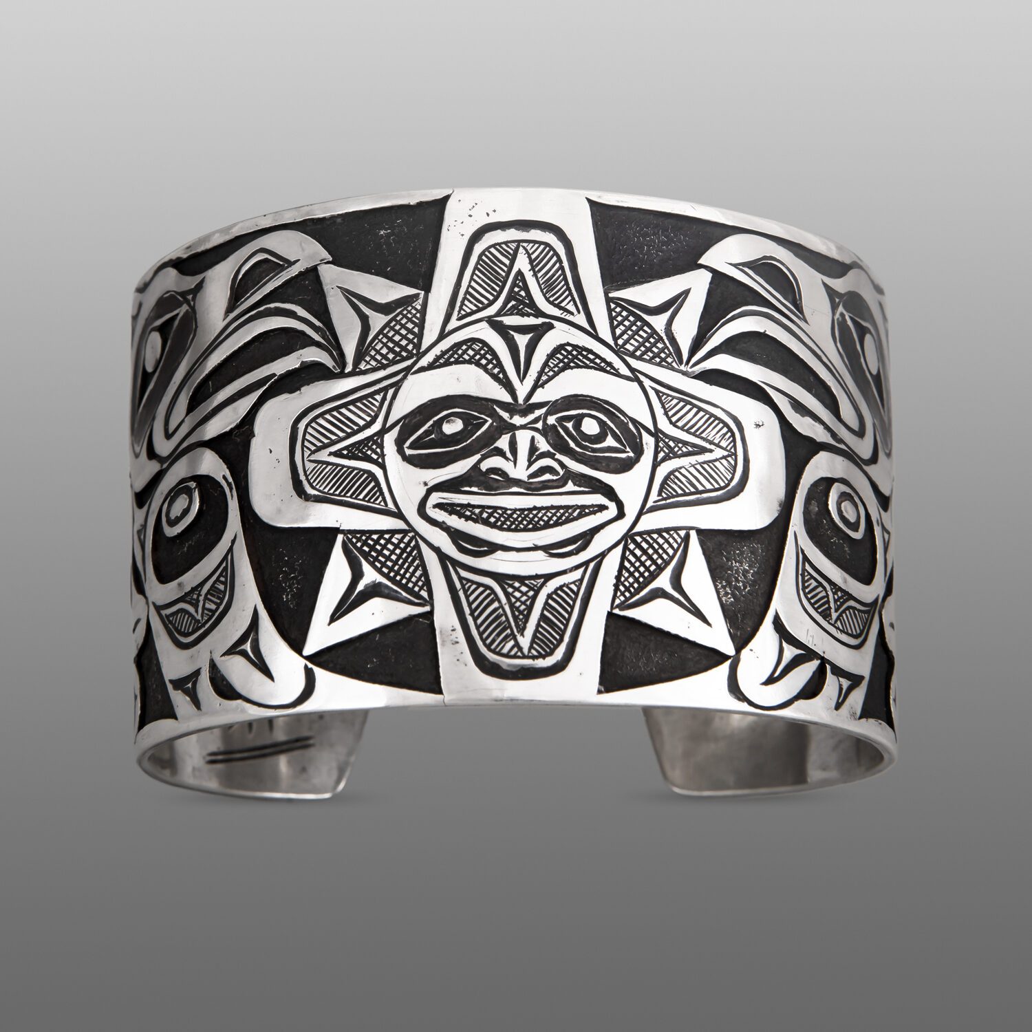 Ravens and the Sun Bracelet
Kelvin Thompson
Salteaux
Silver
6¼" x 1¾"
$2,800