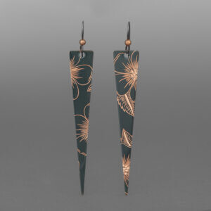 Wild Rose Dagger Earrings #1
Jennifer Younger
Tlingit
Patinated copper
3"x ½”
$280