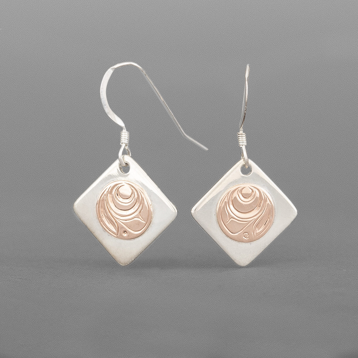 Salmon Egg Earrings
Lloyd Wadhams Jr
Kwakwaka'wakw
Silver, 14k rose gold
½" x ½”
$295