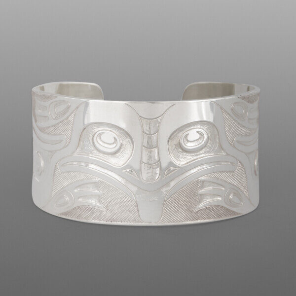 Frog Trio Bracelet
Allen Thompson
Saulteaux
Sterling silver
6½” x 1¼”
$1,500