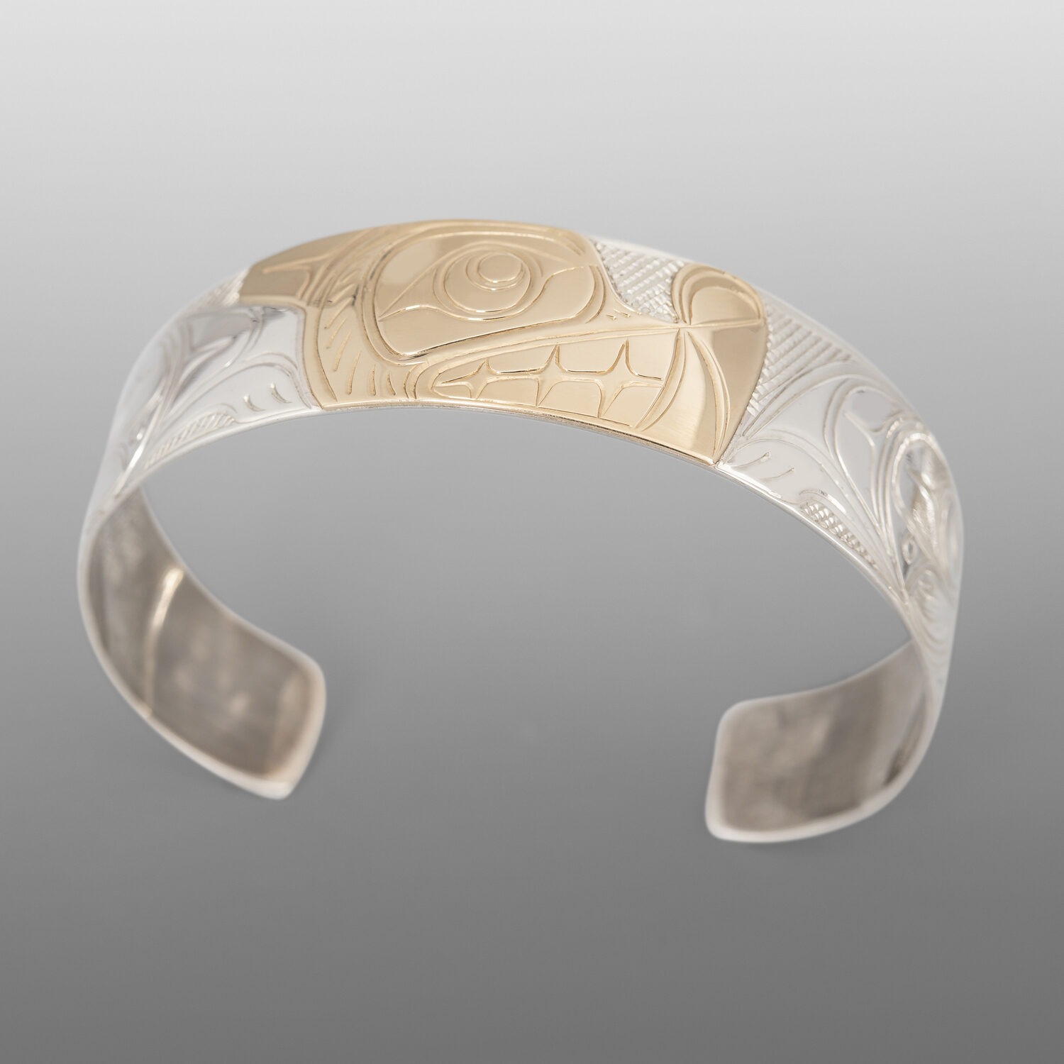 Bear Bracelet
Lloyd Wadhams Jr
Kwakwaka'wakw
14k gold, silver
¾” x 7"
$1400