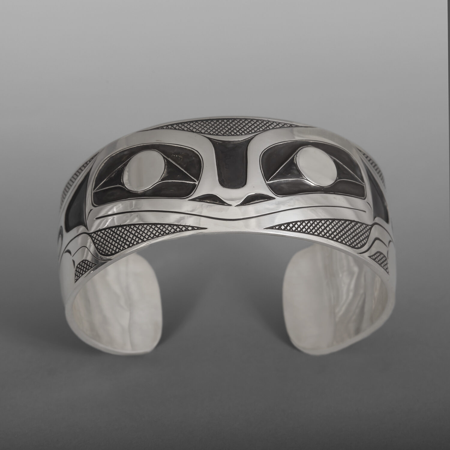 Frog Bracelet
Corey Moraes
Tsimshian
Silver
6¼" x 1"
$2100