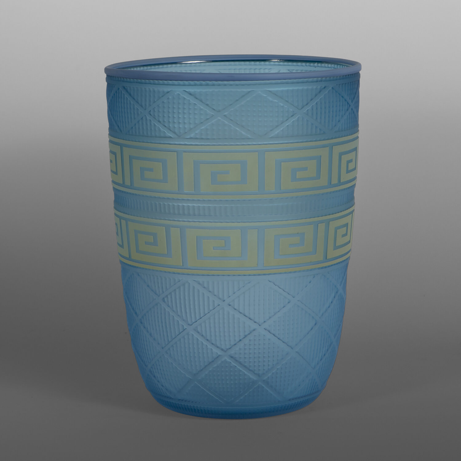 Tall Sky Blue Basket
Preston Singletary
TlingitBlown & sand-carved glass
10¼” x 7 ½” dia.
9600
