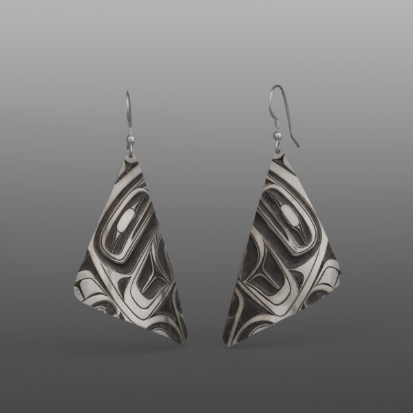 Abstract Earrings
Corey Moraes
Tsimshian
Silver
1,200