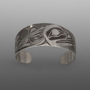 Killer Whale Pod Bracelet
Landon Gunn
Kwakwaka'wakw
Silver
1¼" x 6"
1,800