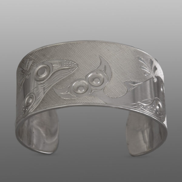 Humpback Whales Bracelet
Allen Thompson
Salteaux
Silver
6" x 1¼”
1,500