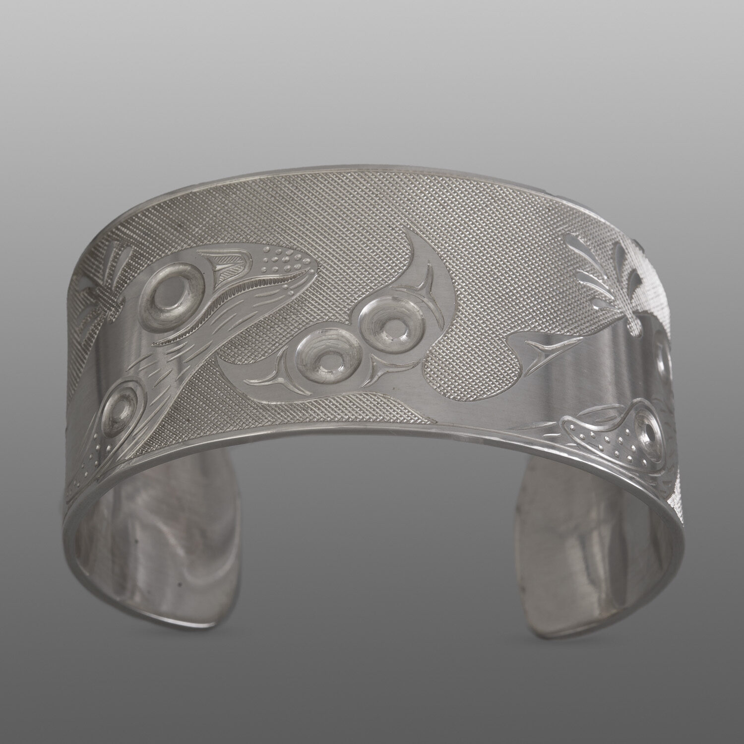 Humpback Whales Bracelet
Allen Thompson
Salteaux
Silver
6" x 1¼”
1,500