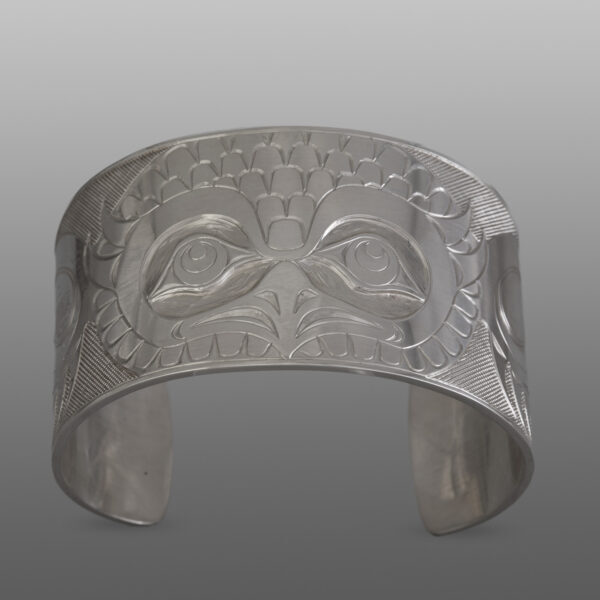 Northern Owl Bracelet
Allen Thompson
Salteaux
Silver
6" x 1½”
1,600