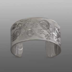 Hummingbirds Bracelet
Allen Thompson
Salteaux
Silver
6" x 1¼”
1,500