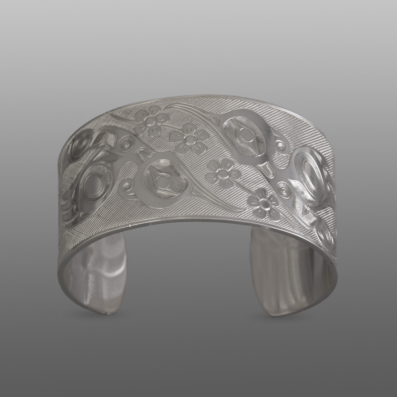 Hummingbirds Bracelet
Allen Thompson
Salteaux
Silver
6" x 1¼”
1,500