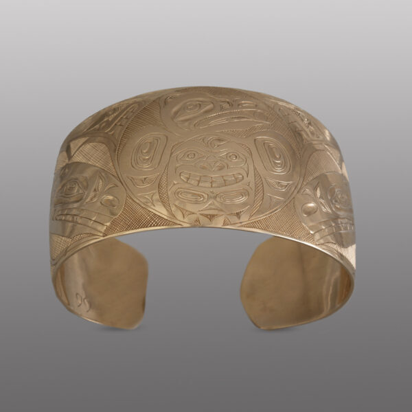 Orcas of the Raven Clan Bracelet
Kelvin Thompson
Salteaux
14 karat gold
5¾" x 1½"
9,000