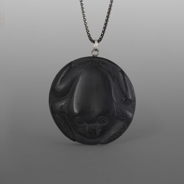 Frog Pendant
Melanie Russ
Haida
Argillite
2" x 1⅝" x ½"
325