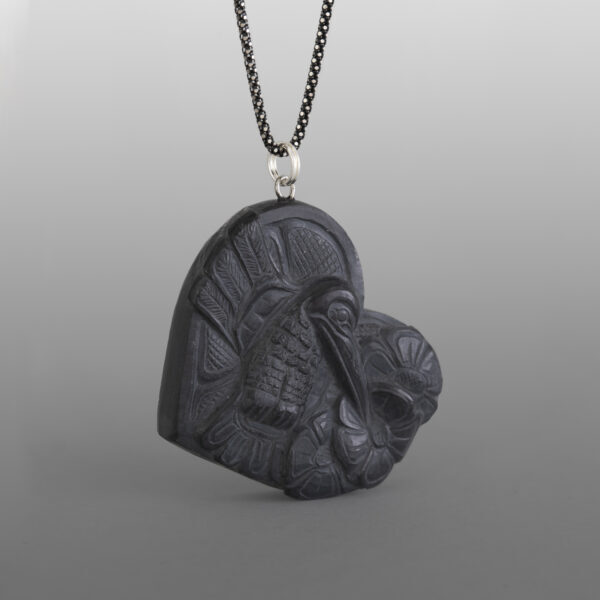 Sipping Nectar Pendant
Melanie Russ
Haida
Argillite
1⅞" x 1⅝" x ⅜"
375