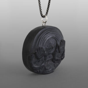 Rainbow Woman Pendant
Melanie Russ
Haida
Argillite
1⅝" x 1½" x ½"
325