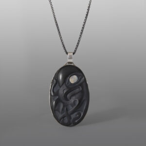 Octopus Pendant
Ernest Swanson
Haida
Argillite, abalone, silver
1,650