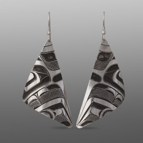 Raven Earrings
Corey Moraes
Tsimshian
Silver
2" x 1"
1,200